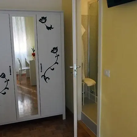 Vatican's Angelo Bed & Breakfast